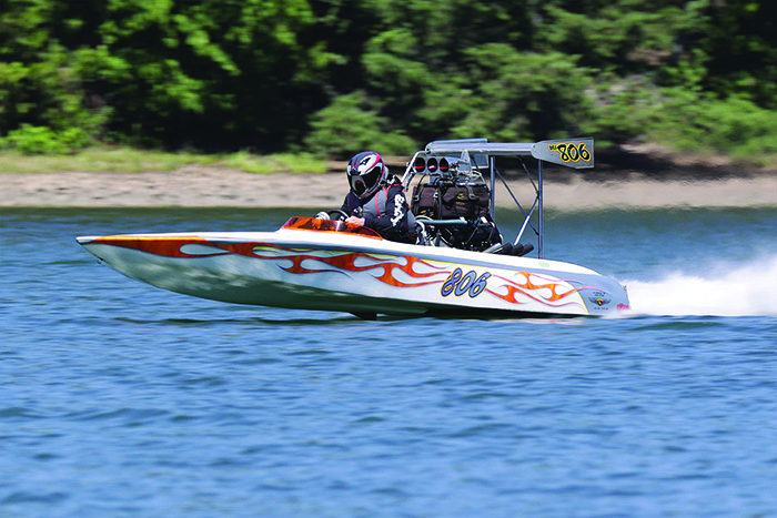 Number 8 qualifier Jim Shelton found his mojo Sunday morning, taking out number 3 qualifier Jason Silva with a 5.959 and a .009 light. That tree was good for a “Best Reaction Time” trophy as well.