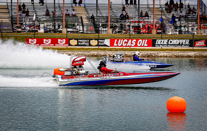 Bryce Veneri (near lane) clicked off a .039 reaction time and posted a 5.664-second elapsed to automatically advance over Jeff Miller when Jeff fell victim to the dreaded red light.