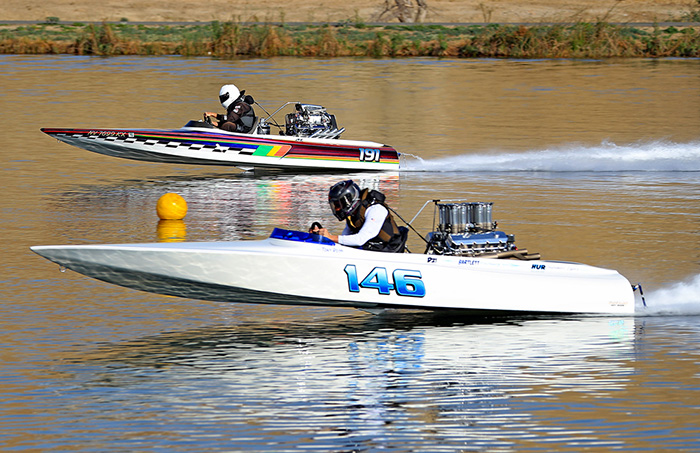 Mike Ryckabosch (far lane) paired a stout .021 reaction time with a 6.055-second elapsed time against his 5.920 dial-in to defeat Tony Rossi in round one of Pro Comp Flat competition.