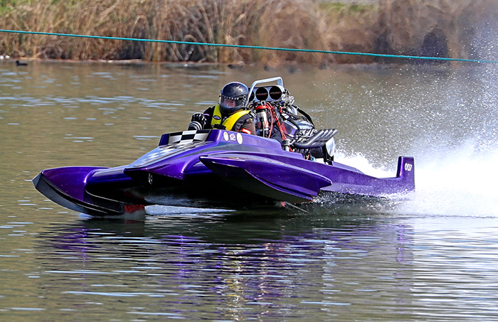 Kristopher Cranford posted a stellar 6.0004-second elapsed time to lead the twelve-boat field of QE race teams at the close of qualifying on Saturday.