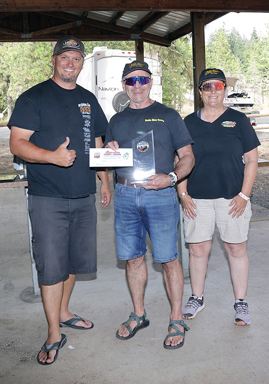 Gary and Carol Henning  and another first place trophy for a team that has put on  a lot of road miles over the years with the CDBA.