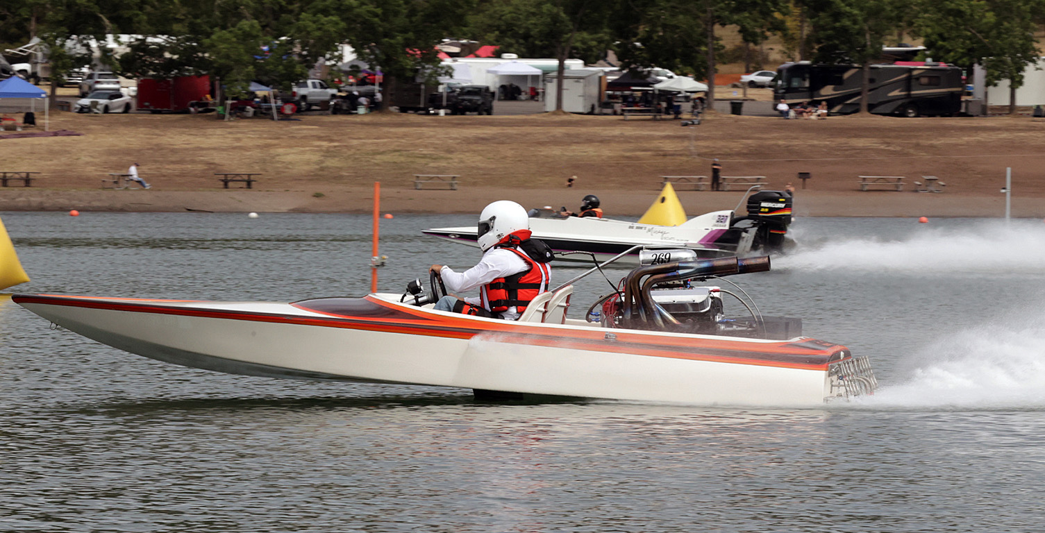 A better start and a 9.027 by Gary Henning was good for a round one win over Jason Ford.