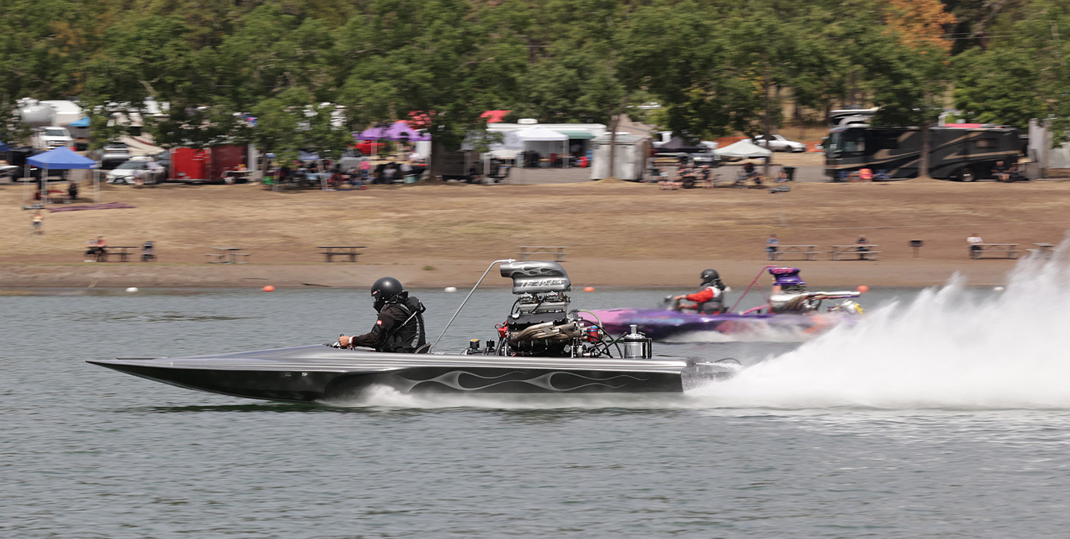 Haislett (far lane)  was better on both ends of the track and moved on to the TE final over Bilow.