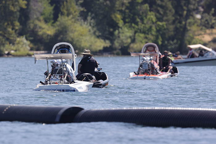 Couple of TAF's being towed to the start line.