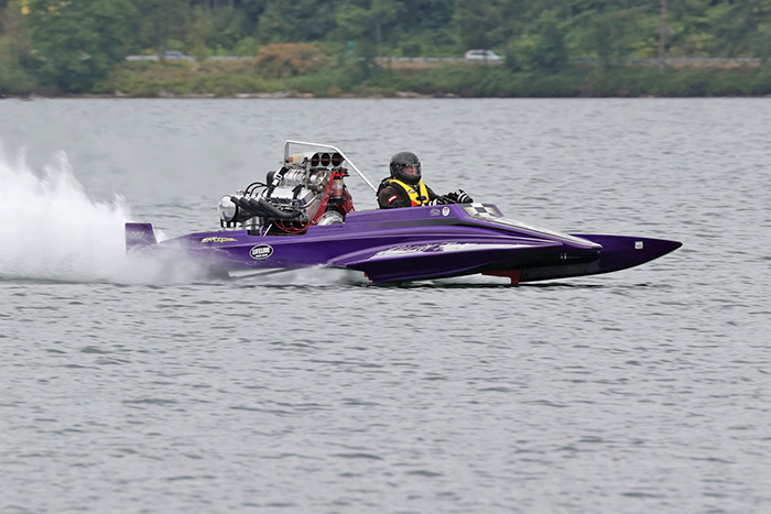 Kurt Powers ended up with a solo run in the Pro Comp Hydro trophy dash after Joe Mierkey did not make his call up.