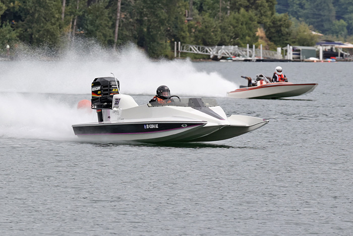 Henning used a start line advantage to win over Ford in round 2 and advance to the final.