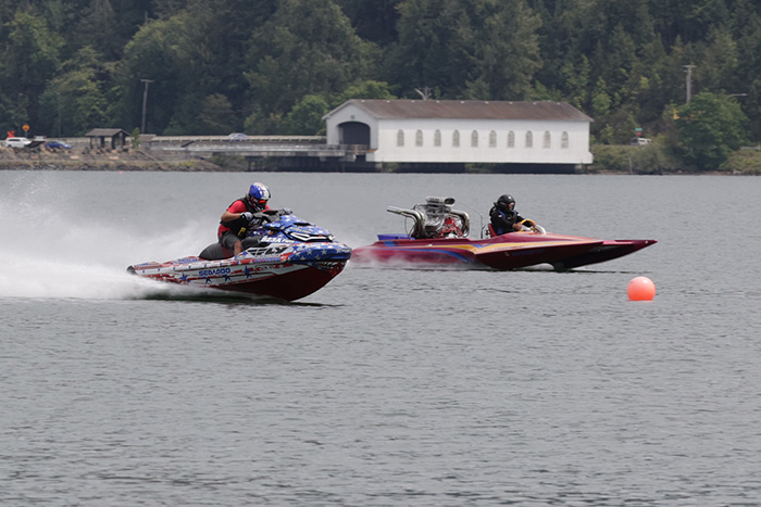 Justin Craig in the hydro eliminated Super E vet Brian Marble in this round 2 pairing.