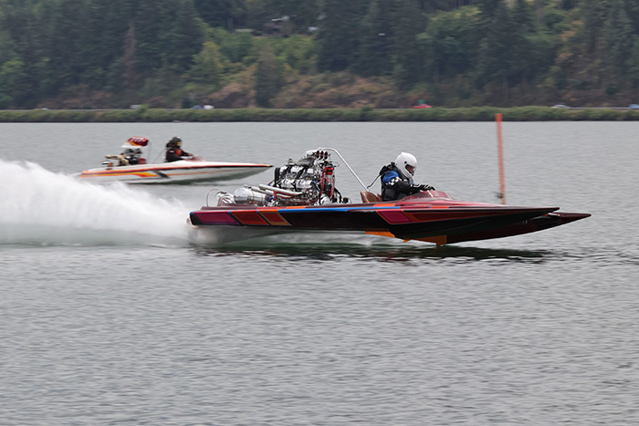 Brent Brookhart has been the master of fender racing lately but his red light had Brian Reinhart moving on to the next round.
