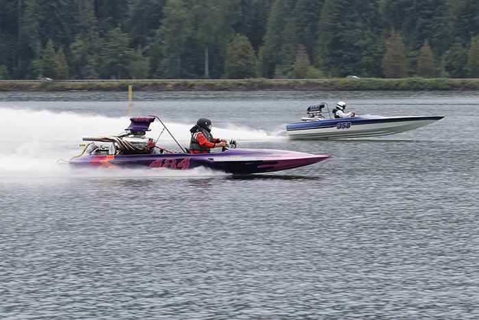 Haislett was better off the line than Lane but the jet caught the hydro down track to make the TE final.